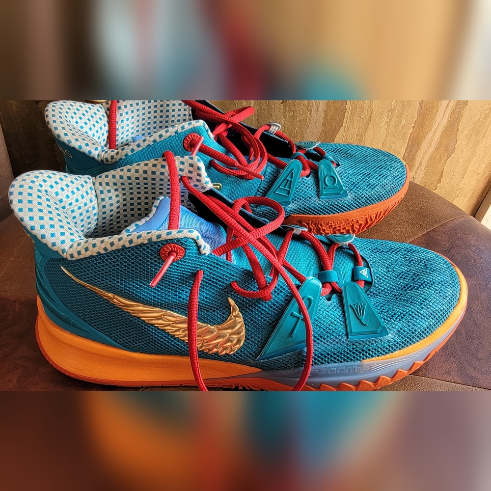 Nike Kyrie New Size 11